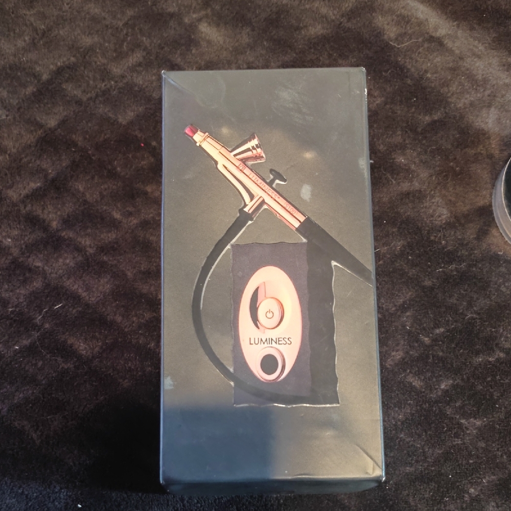 Luminess Makeup Setting Spray - Black and Gold Design